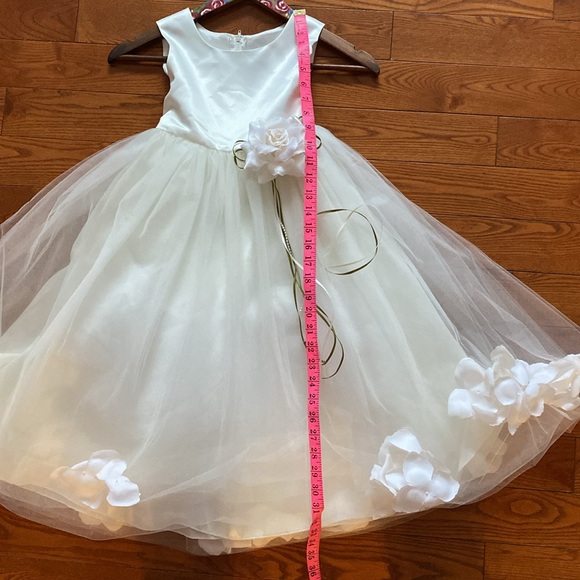 🌸Stunning Kids Dream flower girl/formal/first communion girls gown size 5/6. - Picture 14 of 16
